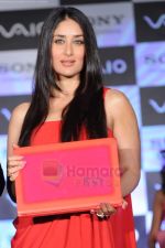 Kareena Kapoor launches new range of Sony Vaio laptops in Hyatt Regency on 12th July 2011 (34).JPG