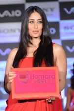 Kareena Kapoor launches new range of Sony Vaio laptops in Hyatt Regency on 12th July 2011 (35).JPG
