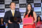 Kareena Kapoor launches new range of Sony Vaio laptops in Hyatt Regency on 12th July 2011 (36).JPG