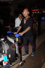 as they return fom Zindagi Na Milegi Dobara road tour in Airport, Mumbai on 12th July 2011 (39).JPG
