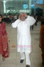 Javed Akhtar return from Delhi French honour function on 13th July 2011 (3).JPG