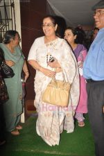 Poonam Sinha at Salim Khan_s screening of Zindagi Na Milegi Dobara in Ketnav, Mumbai on 13th July 2011 (71).JPG