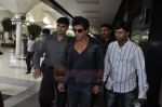 Shahrukh Khan & family return from london in Mumbai Airport  on 14th July 2011 (24).JPG