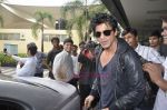 Shahrukh Khan & family return from london in Mumbai Airport  on 14th July 2011 (28).JPG