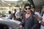 Shahrukh Khan & family return from london in Mumbai Airport  on 14th July 2011 (29).JPG
