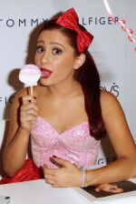 Ariana Grande performing at Macy_s Annual Summer Blowout Show in NYC on July 17, 2011 (4).jpg