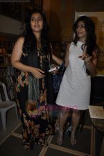 Kajol, Tanisha Mukherjee launch Champa series Leadstart Publishing in Crossword, Mumbai on 18th July 2011 (2).JPG