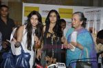 Kajol, Tanisha Mukherjee launch Champa series Leadstart Publishing in Crossword, Mumbai on 18th July 2011 (29).JPG