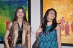 Bhagyashree at Jayashree Salecha and Tanumansa Bagrodia art exhibition in Jehangir Art Gallery on 19th July 2011 (58).JPG