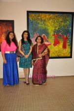 Bhagyashree at Jayashree Salecha and Tanumansa Bagrodia art exhibition in Jehangir Art Gallery on 19th July 2011 (68).JPG
