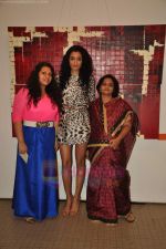 Kanishta Dhanker at Jayashree Salecha and Tanumansa Bagrodia art exhibition in Jehangir Art Gallery on 19th July 2011 (103).JPG