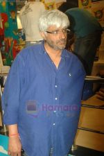 Vikram Bhatt at DVD launch of Haunted - 3D in Planet M on 19th July 2011 (52).JPG