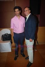 Manish Malhotra at Lakme Fashion Week Winter-Festive 2011 press Meet in Mumbai on 21st July 2011 (35).JPG