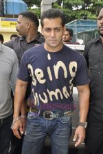 Salman Khan at Bodyguard firstlook in PVR, Juhu, Mumbai on 21st July 2011 (30).JPG
