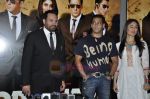Salman Khan, Kareena Kapoor, Shera at Bodyguard firstlook in PVR, Juhu, Mumbai on 21st July 2011 (35).JPG