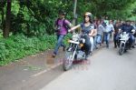 Katrina Kaif takes Hrithik Roshan for a Zindagi Na Milegi Dobara bike ride at Filmcity on 22nd July 2011 (87).JPG