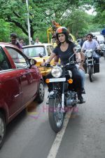Katrina Kaif takes Hrithik Roshan for a Zindagi Na Milegi Dobara bike ride at Filmcity on 22nd July 2011 (93).JPG