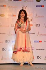Madhuri Dixit on day 1 of Synergy 1 of Delhi Couture Week 2011 in Delhi on 22nd July 2011 (61).JPG
