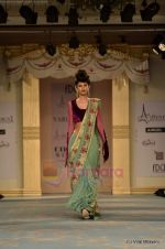Model walk the ramp for Varun Bahl showcase at Synergy 1 Delhi Couture Week 2011 in Taj Palace, Delhi on 22nd July 2011 (29).JPG