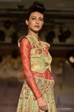 Model walk the ramp for Varun Bahl showcase at Synergy 1 Delhi Couture Week 2011 in Taj Palace, Delhi on 22nd July 2011 (9).JPG