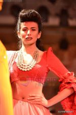 Model walk the ramp for Varun Bahl showcase at Synergy 1 Delhi Couture Week 2011 in Taj Palace, Delhi on 22nd July 2011 (95).JPG