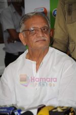 Gulzar at the Audio release of Chala Mussaddi - Office Office in Radiocity Office on 25th July 2011 (50).JPG