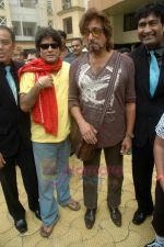 Shakti Kapoor on location of Daal Mein Kuch Kaala Hain in Mumbai on 27th July 2011 (27).JPG