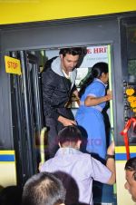 Hrithik Roshan donates bus to Dilkush school in Juhu, Mumbai on 1st Aug 2011 (50).JPG