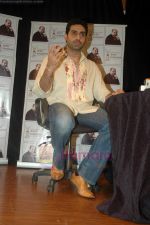 Abhishek Bachchan teaches at Anupam Kher_s Action Prepares in Santacruz, Mumbai on 2nd Aug 2011 (25).JPG