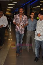 Ajay Devgan snapped at Airport in Mumbai on 3rd Aug 2011 (14).JPG