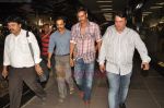 Ajay Devgan snapped at Airport in Mumbai on 3rd Aug 2011 (20).JPG
