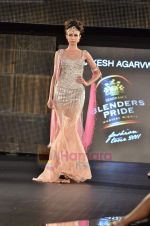 Model walks the ramp for Raakesh Aggarwal in Blenders Pride Tour day 1 in Taj Land_s End on 5th Aug 2011 (122).JPG