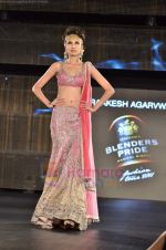 Model walks the ramp for Raakesh Aggarwal in Blenders Pride Tour day 1 in Taj Land_s End on 5th Aug 2011 (129).JPG