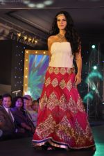 Neha Dhupia at Gitanjali Bollywood Ticket nite in The Leela, Mumbai on 5th Aug 2011 (53).JPG