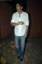 Arjun Rampal at Abhishek Kapoor_s birthday bash in Aurus on 6th Aug 2011 (80).JPG