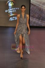 Model walk the ramp for Ramona Narang show on Blenders Pride Fashion Tour Day 2 on 6th Aug 2011 (53).JPG