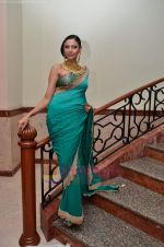 Model walks the ramp for Saree designer Shruti Sancheti showcase at 7TH Retail Jeweller Awards in Lalit Hotel on 6th Aug 2011 (85).JPG