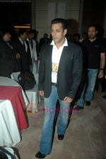 Salman Khan at Salman_s CCL press conference in Bandra, Mumbai on 6th Aug 2011 (25).JPG