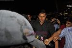 Shahrukh Khan snapped at international airport on 6th Aug 2011 (5).JPG