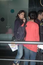 Anushka Sharma snapped in International Airport, Mumbai on 7th Aug 2011 (14).JPG