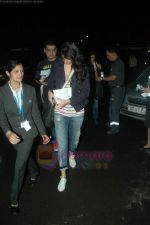Anushka Sharma snapped in International Airport, Mumbai on 7th Aug 2011 (3).JPG