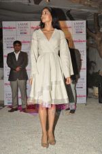 at Wendell Rodericks first look for Lakme in Olive, Bandra, Mumbai on 8th Aug 2011 (7).JPG