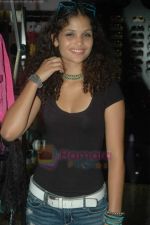 Ayesha Kapoor of Black fame at her own store launch in Infinity Mall, Malad on 9th Aug 2011 (9).JPG