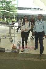 Freida Pinto snapped at Mumbai international airport on 10th Aug 2011 (47).JPG