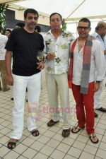 Kishen Muchandani with Anil Chopra and Vikram Raizada at the Launch of the Bespoke Monsoon Brunches in Dome on 7th Aug 2011.jpg