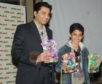 Darsheel Safary and Manish Newar CMD of Kool Kidz at the launch of FyrFlyz by Kool Kidz (3).jpg