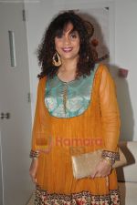 Peenaz Masani at Nisha Jamwal_s collection previews in Zoya, Mumbai on 13th Aug 2011 (19).JPG