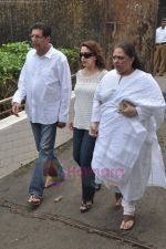 Madhuri Dixit at Bollywood pays tribute to Shammi Kapoor on 14th Aug 2011 (157).JPG