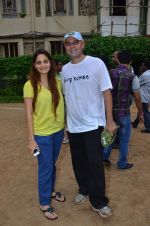 Alvira Khan at Men_s Helath fridly soccer match with celeb dads and kids in Stanslauss School on 15th Aug 2011 (89).JPG