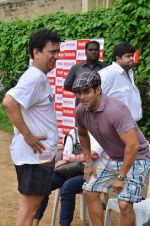 Salman Khan at Men_s Helath fridly soccer match with celeb dads and kids in Stanslauss School on 15th Aug 2011 (17).JPG